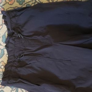 Athleta Trekkie Cinch Waist Paperbag Black Drawstring Pants. Size 6